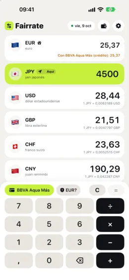 El conversor: todas las monedas muestran el mismo importe, y la fila de tu moneda muestra lo que pagas con tu tarjeta.
